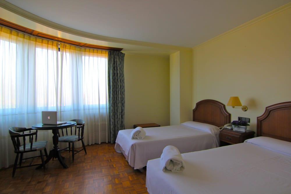 Hotel Almirante Ферроль Екстер'єр фото